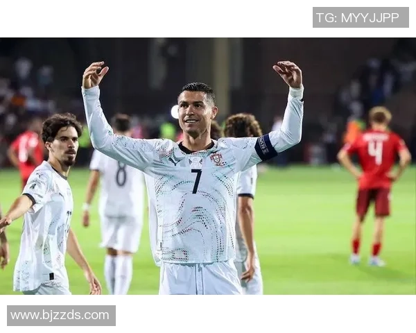 足球明星拍卖创下700万高价引发球迷热议与市场关注 足球明星拍卖创下700万高价引发球迷热议与市场关注